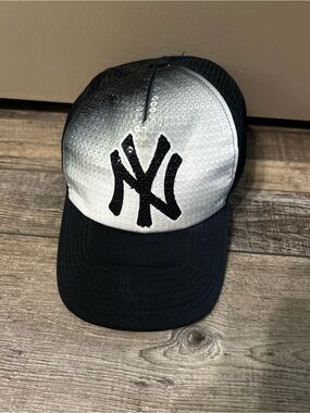 Nike New York Yankees sequin Trucker Hat baseball cap MLB